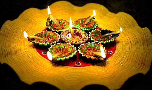 Essay On Diwali: 6 Essential Sample Essays For Students